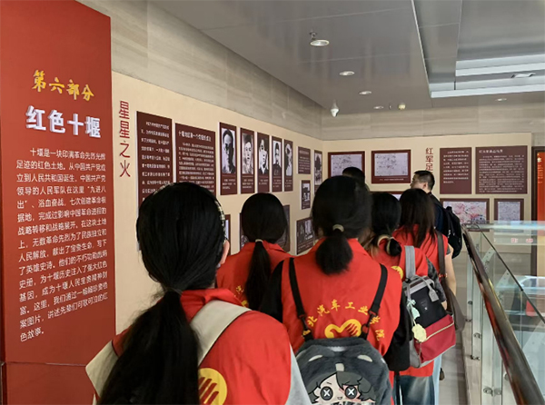 �î��P�ӛ�vʷ ���ഺ���о��񡪡�������܇���I�WԺ"н��ˇ�ÈF"�L�������L���٬F"���E�X����"�o��